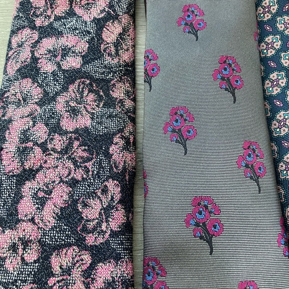 Paul Stuart - Isaia - Thomas Pink: lot of 4 ties and two pocket squares - Picture 2 of 10